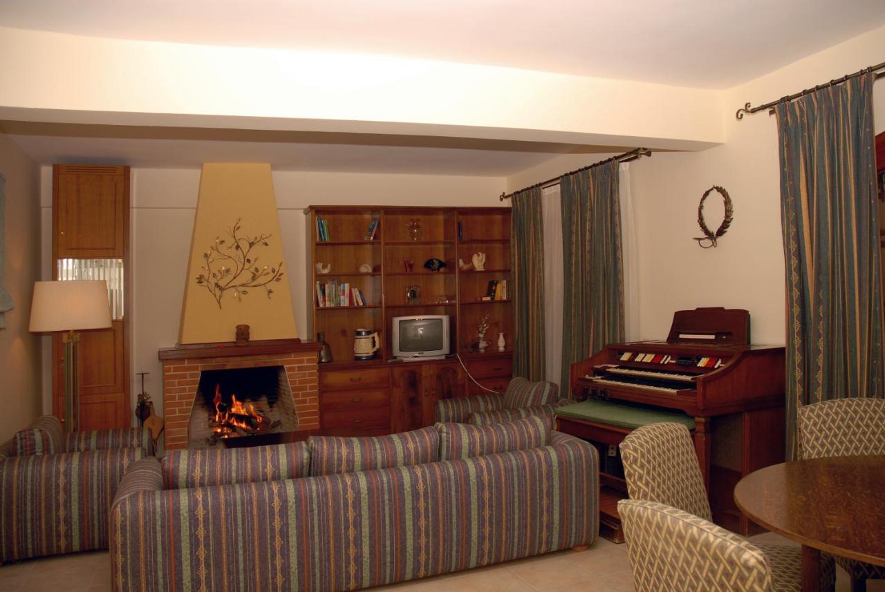 Corfu Club Apartments Gouviá Eksteriør bilde